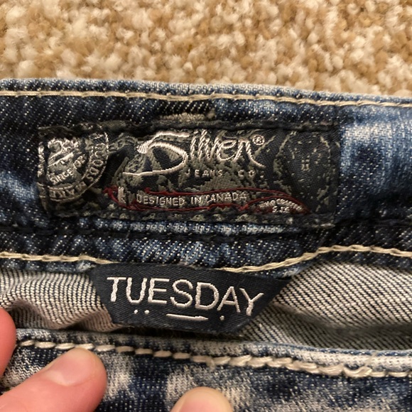 Silver Jeans. - Picture 5 of 7